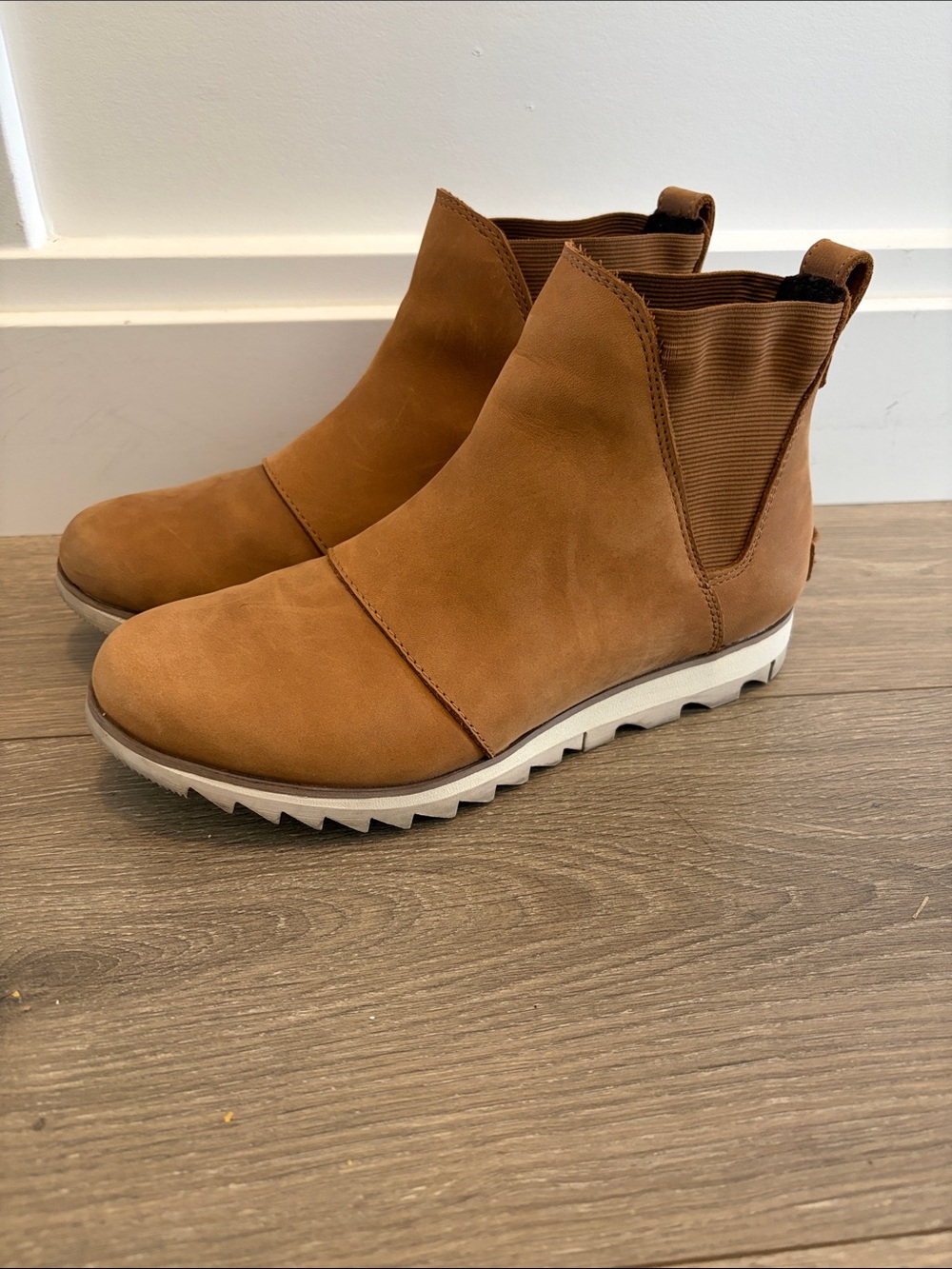 Sorel Women's Harlow Chelsea Ankle Boots Taffy/Chalk - Picture 2 of 4